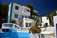 Gorgeous Studio for 2 People, Swimming Pool and Sea View - Pensionaatit