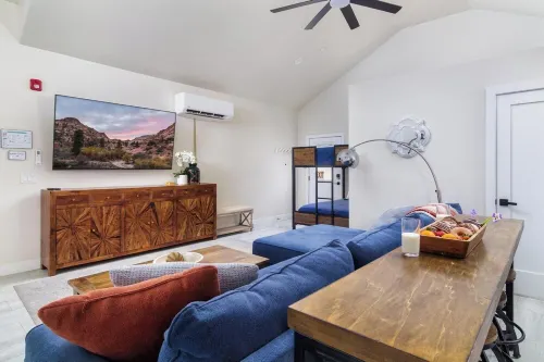 Near Zions/Waterpark/lake - Guest House - Sleeps 7