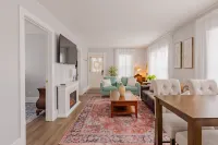 Luxury Suite w/Blackout Blinds. Walk to Downtown. Pet Friendly; Full Fenced Yard Hotels near Five Below