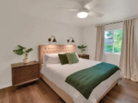 Family Friendly | Washer+Dryer | PlayStation Pro | Large Yard | Fast Wifi Hotels in Millcreek