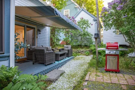 Steps to Restaurants, Shops & Waterfront, Bar Island, Free 2-Car Parking,  Wi-fi