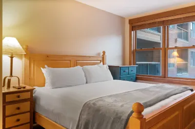 Ski-in Ski-Out Access and Amazing Amenities - Stunning Mountain Getaway Hotels in East Keystone