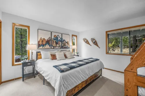 Private Patio and Hot Tub Oasis - Charming Rustic Retreat Hotels in Sunriver