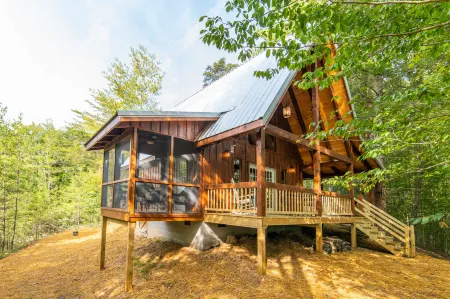 Pet-Friendly & Great Location - Tiny Cabin - Pine Point - Red River Gorge, Kentucky!