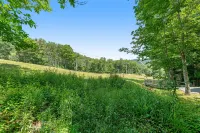 Mountainside house with ski slope access and gas fireplace Hotels in Sugar Mountain