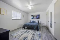 Charming Retreat Near Downtown - Cozy and Convenient Escape Hotels near The Dallas Arboretum and Botanical Garden