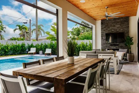 Full-Length Heated Pool and Outdoor Kitchen - Stunning Coastal Haven