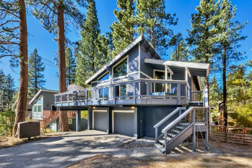 Mountain Escape with Stunning Views - Charming Family Haven
