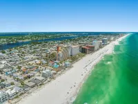 Exquisite Luxury Oasis with Private Pool & Spa Hotels in Upper Grand Lagoon