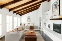 Heated Pool and Spa with Mountain Views - Stunning Tranquil Oasis