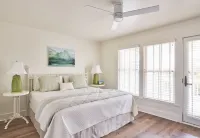 Canal Access and Spacious Living - Stunning Coastal Retreat