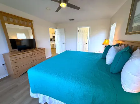 4 Bedroom Villa with Private Pool & Golf Course Views Отели рядом с достопримечательностью «Southern Dunes Golf course»