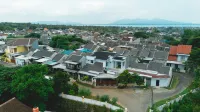 Homestay 45 Banyuwangi Hotels in Giri