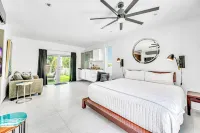 Waterfront Oasis / Cascading Pool & Views / Centrally located / Heated Pool / Cascade Key/Residences