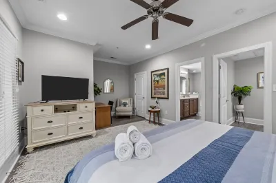 Elegant Townhouse with Private Elevator and Luxurious Amenities - Exquisite Coastal Retreat