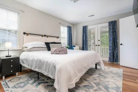 Balcony and Fast Wifi for Relaxation - Charming Cozy Escape