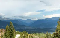 Expansive Deck and Gorgeous Scenic Views - Stunning Mountain Haven