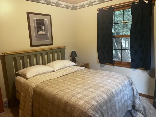 Charming Log Cabin with Fire Pit and Dock - Inviting Northern Retreat Hotels in Forest Home Township