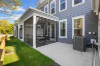 Luxurious Golf Retreat with Resort Amenities - Stylish Escape