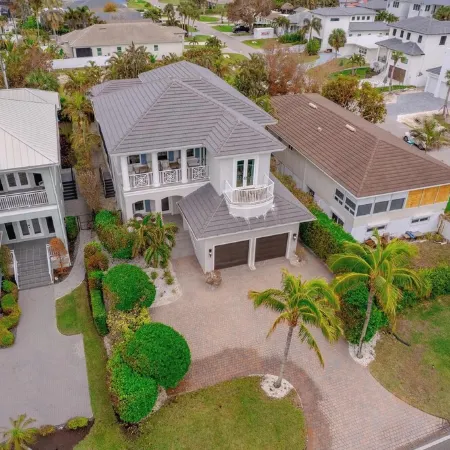 Luxury Home in Naples with Private Pool & Walk to the Beach by Esthetic Stays