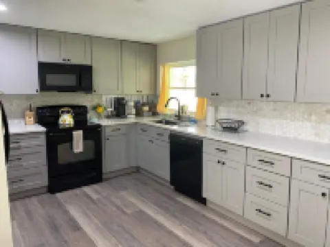 Family-Friendly 3 Bedroom 2 Bathroom home near Tarpon Springs Hotels in Holiday