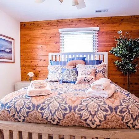 Immaculate Family-Friendly Canal Front Vacation Home in Outer Banks 4x4 Area
