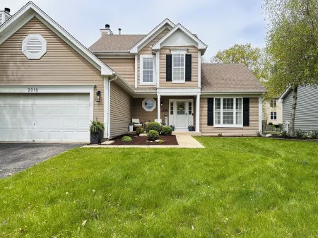 Spacious 3 bedrooms with Yard – Near Naperville, Chicago