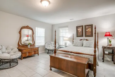 Private Deck and Game Room Fun - Charming Getaway