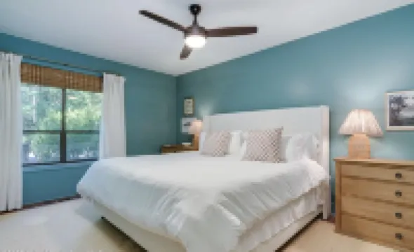 NEW TO VRBO 3 MIN TO LAKE MARTIN ON AUBURN SIDE STILLWATERS GATED GOLF MARINA