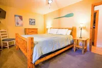 Beautiful Mountain Lake House in Kingswood Estates with Hot Tub and Pool Table