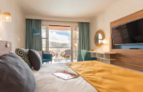 โรงแรมดิเอสเทรล ปิแยร์ & วาแคนซ์