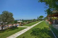 La Petite Auberge Hotels in Moissac-Bellevue