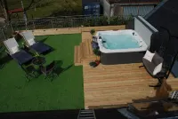 Luxury Duplex - Sleeps 2 - Hot Tub - Parking