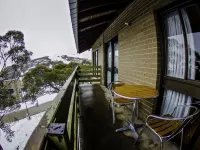 Alpine Retreat Mt Buller Hotels near Grimus