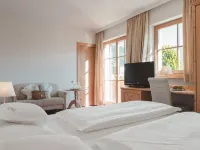 Hotel Tiefenbrunn Gardensuites & Breakfast Hotels in Lana