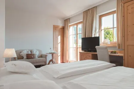 Hotel Tiefenbrunn Gardensuites & Breakfast Отели в г. Gargazzone