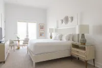 Oyster Bay Boutique Hotel - Parking