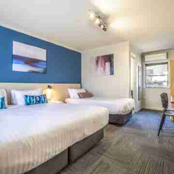 Nightcap at Riverside Hotel Rooms