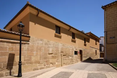 Los Apartamentos del Palacio โรงแรมใน