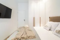 Inia Apartments - balcony