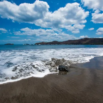 Impressively Designed and Decorated 3rd-Floor Space Overlooking Pool in Coco