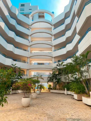 クワイエット アパートメント ワン ブロック フロム ザ ビーチ のホテル