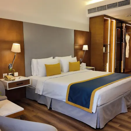 Golden Tulip Muscat