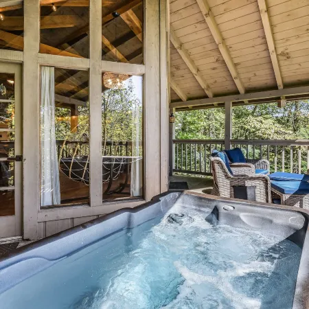 Cliff Haven 1 Bedroom Cabin by RedAwning Hotels in Townsend