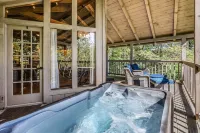 Cliff Haven 1 Bedroom Cabin by RedAwning Hotels in Blount County