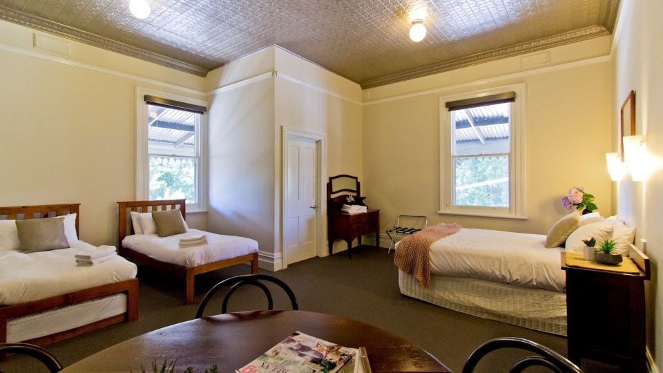 Deloraine Hotel