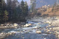 Chalo Challal Hotel & Cafe