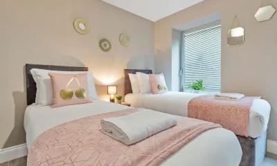 Ocean Walk 2 Bedroom Apartment Moments from the Seaside