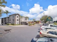 La Quinta Inn by Wyndham Miami Airport North - Parkplatz