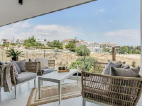 Sanders Elgio - Generous 2-Bdr. Apt. w/ Balcony